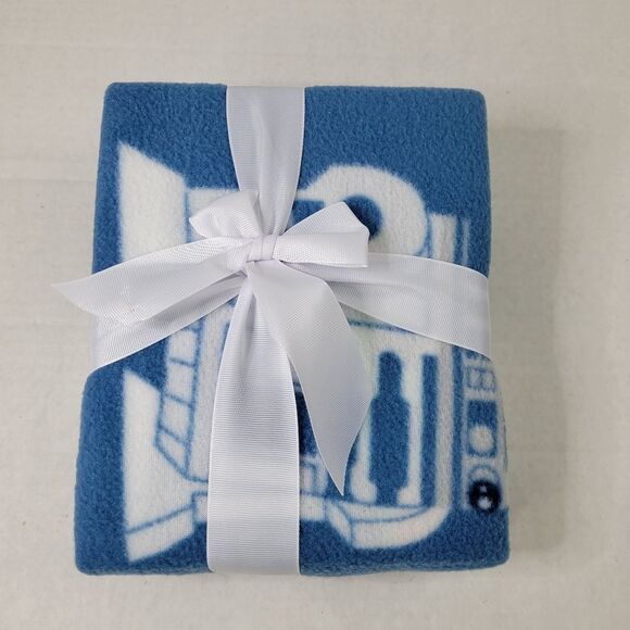 Star Wars The Mandalorian Travel Blanket - Picture 2 of 4